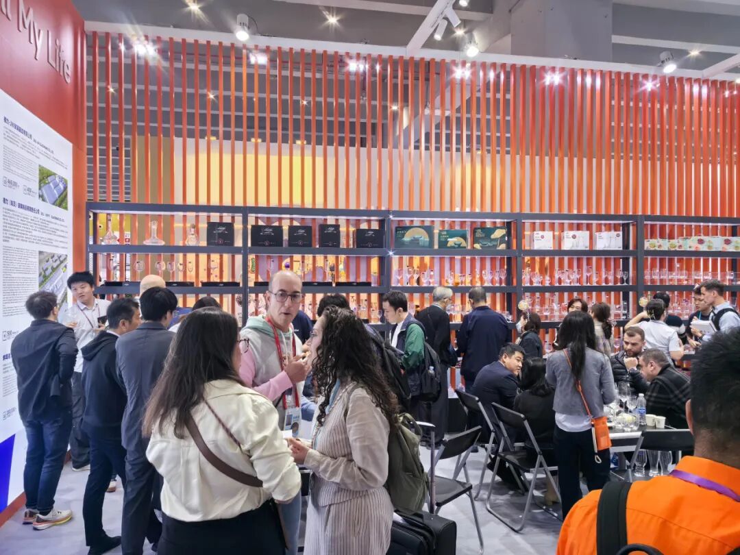 第138届广交会盛大开幕，德力玻璃以创新设计引领“品质家居”新风向